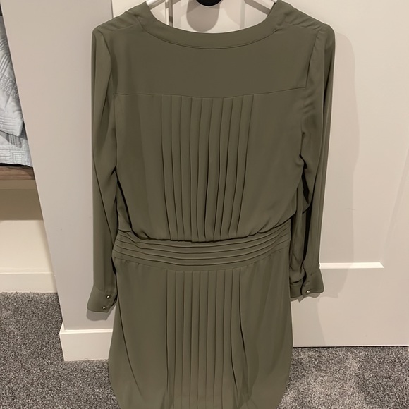 Dress - Picture 4 of 4